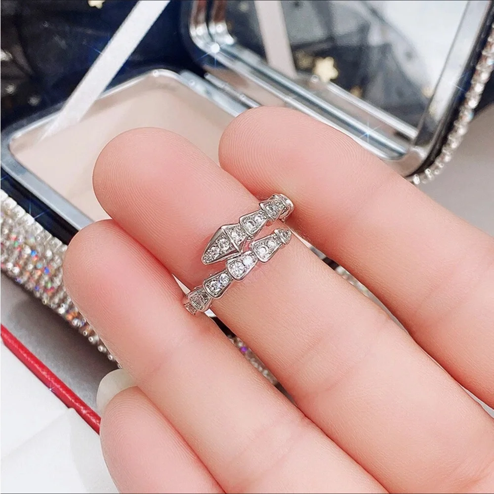 🐍18k White Gold plated Serpentine Snake Cz Diamond Ring